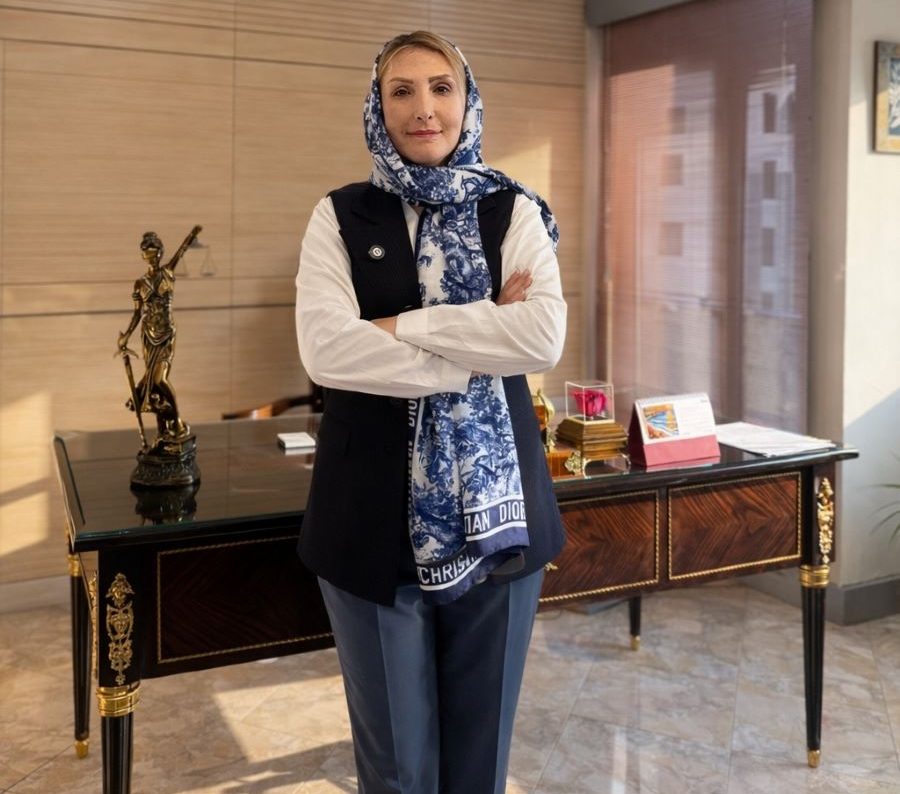 دکتر زیور دواشی وکیل پایه یک دادگستری